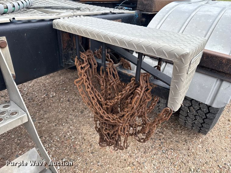 image for item DZ8950 2006 Kenworth T800 semi truck