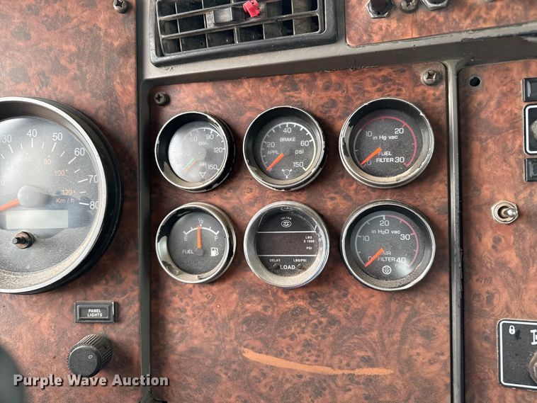 image for item DZ8950 2006 Kenworth T800 semi truck