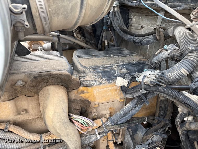 image for item DZ8950 2006 Kenworth T800 semi truck