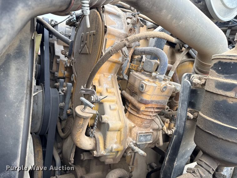 image for item DZ8950 2006 Kenworth T800 semi truck