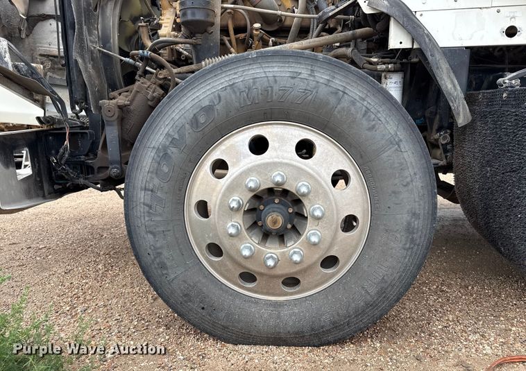 image for item DZ8950 2006 Kenworth T800 semi truck