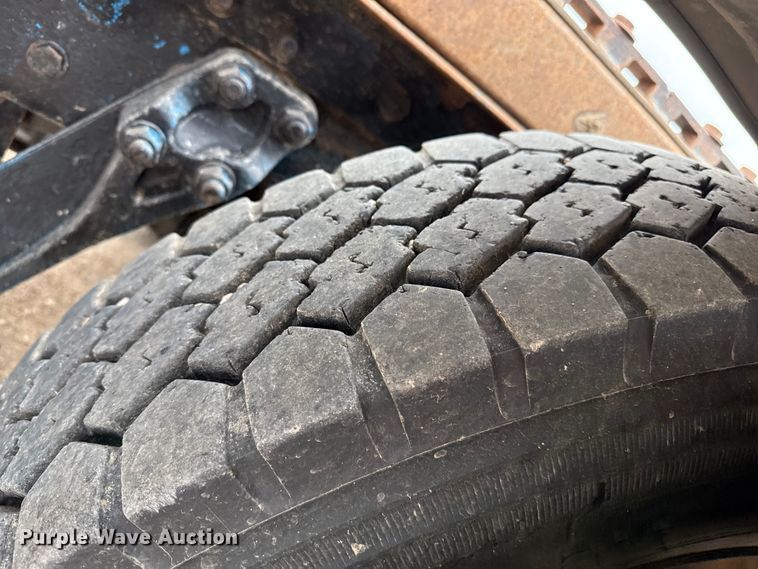 image for item DZ8950 2006 Kenworth T800 semi truck