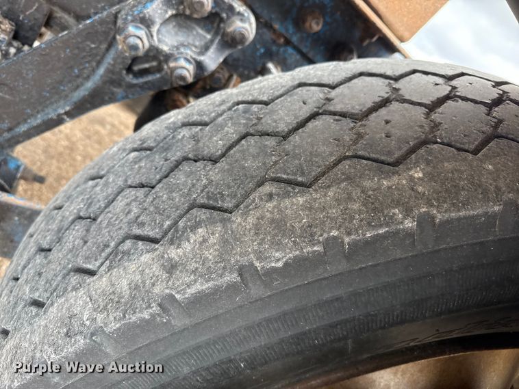 image for item DZ8950 2006 Kenworth T800 semi truck