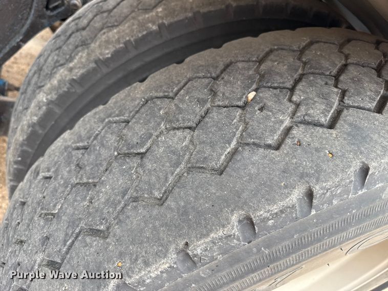 image for item DZ8950 2006 Kenworth T800 semi truck