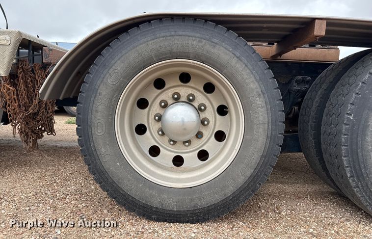 image for item DZ8950 2006 Kenworth T800 semi truck