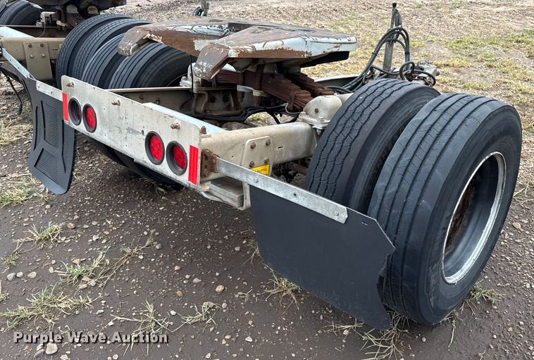 image for item DZ8957 2007 Silver Eagle trailer dolly