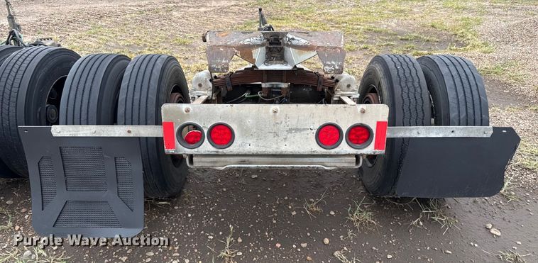 image for item DZ8957 2007 Silver Eagle trailer dolly