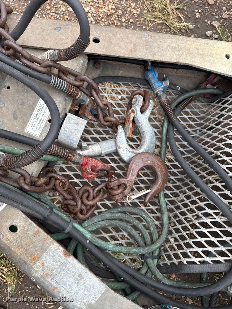 image for item DZ8957 2007 Silver Eagle trailer dolly