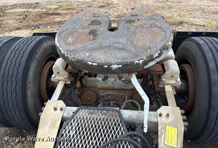 image for item DZ8957 2007 Silver Eagle trailer dolly