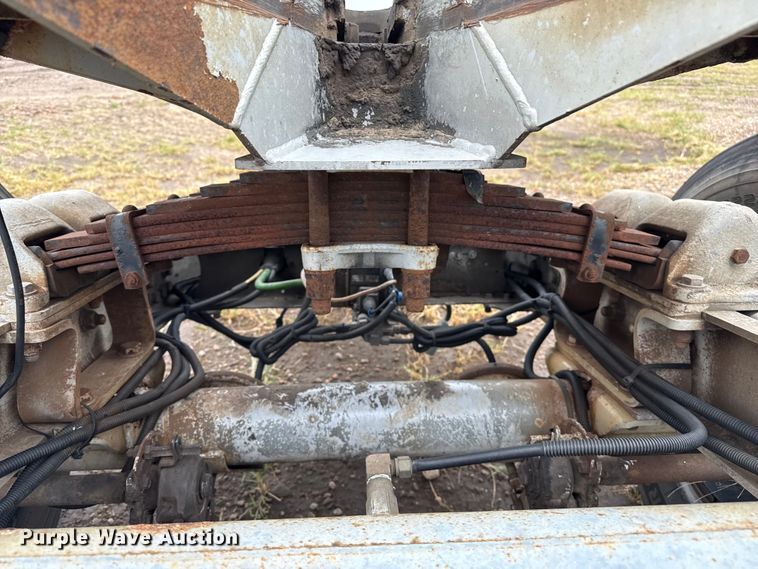 image for item DZ8957 2007 Silver Eagle trailer dolly