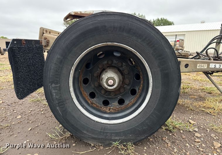 image for item DZ8957 2007 Silver Eagle trailer dolly