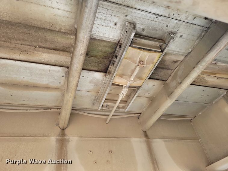 image for item EA2528 1994 East Manufacturing flatbed trailer