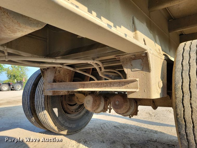 image for item EA2528 1994 East Manufacturing flatbed trailer