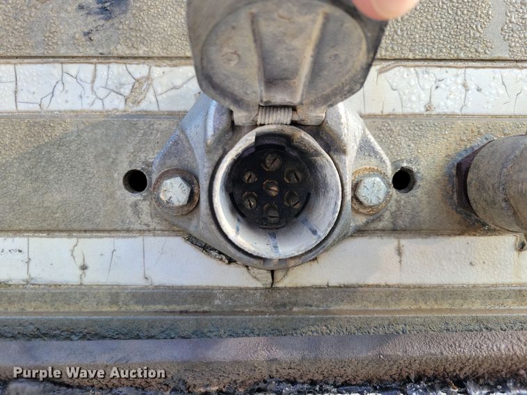 image for item EA2528 1994 East Manufacturing flatbed trailer