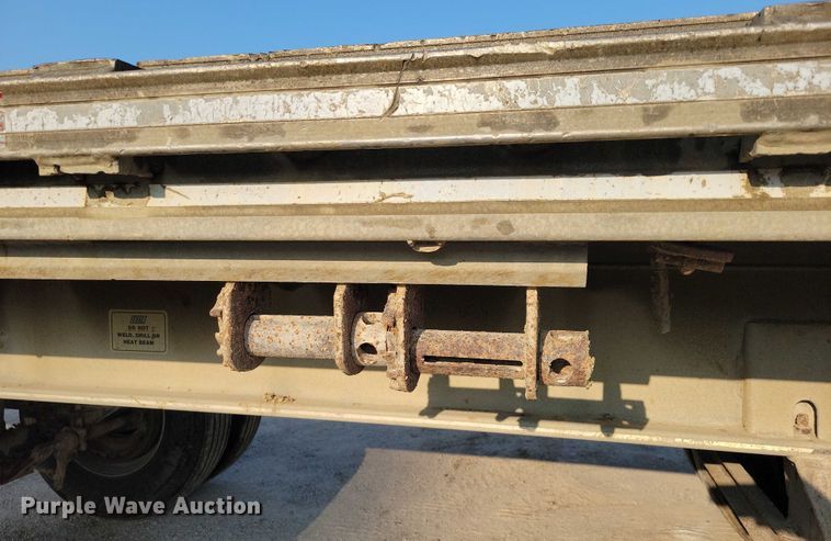 image for item EA2528 1994 East Manufacturing flatbed trailer
