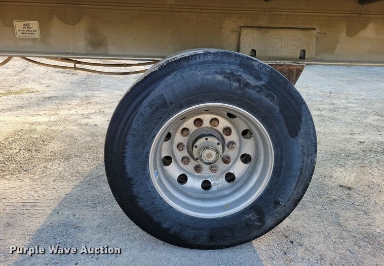 image for item EA2528 1994 East Manufacturing flatbed trailer