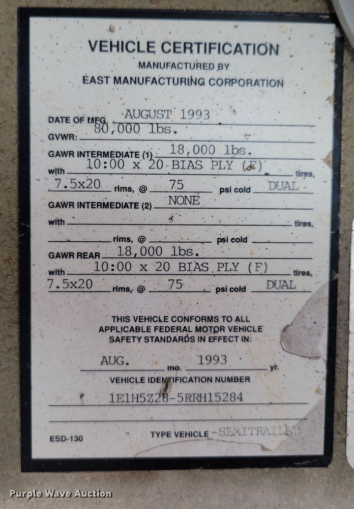 image for item EA2528 1994 East Manufacturing flatbed trailer