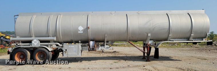 image for item EA2535 1973 Trailmaster tank trailer