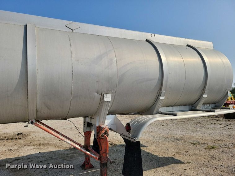 image for item EA2535 1973 Trailmaster tank trailer