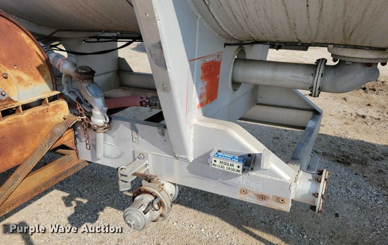 image for item EA2535 1973 Trailmaster tank trailer