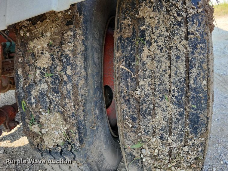 image for item EA2535 1973 Trailmaster tank trailer