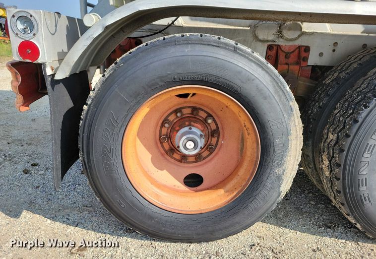 image for item EA2535 1973 Trailmaster tank trailer