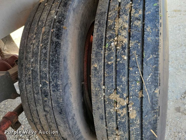 image for item EA2535 1973 Trailmaster tank trailer