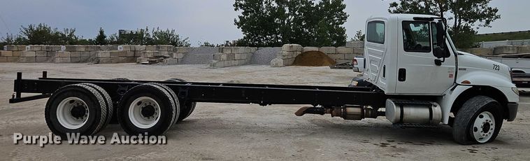 image for item EB8268 2015 International 4400 truck cab and chassis
