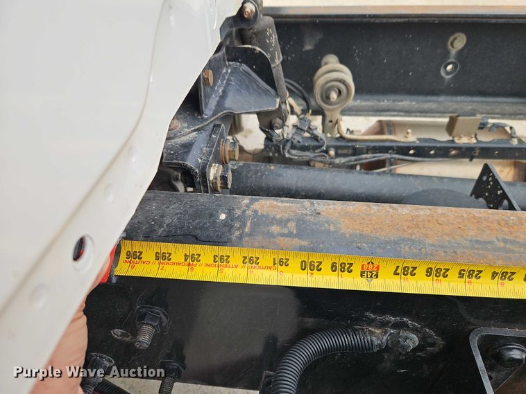 image for item EB8268 2015 International 4400 truck cab and chassis