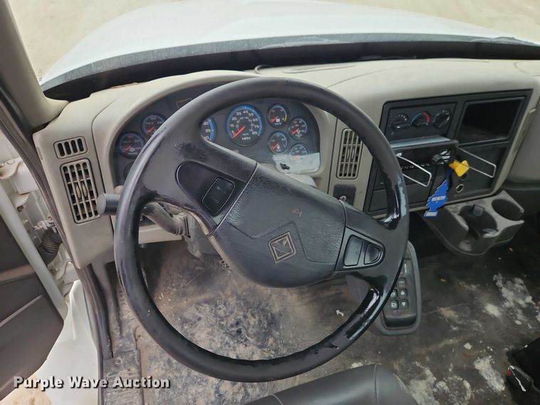 image for item EB8268 2015 International 4400 truck cab and chassis