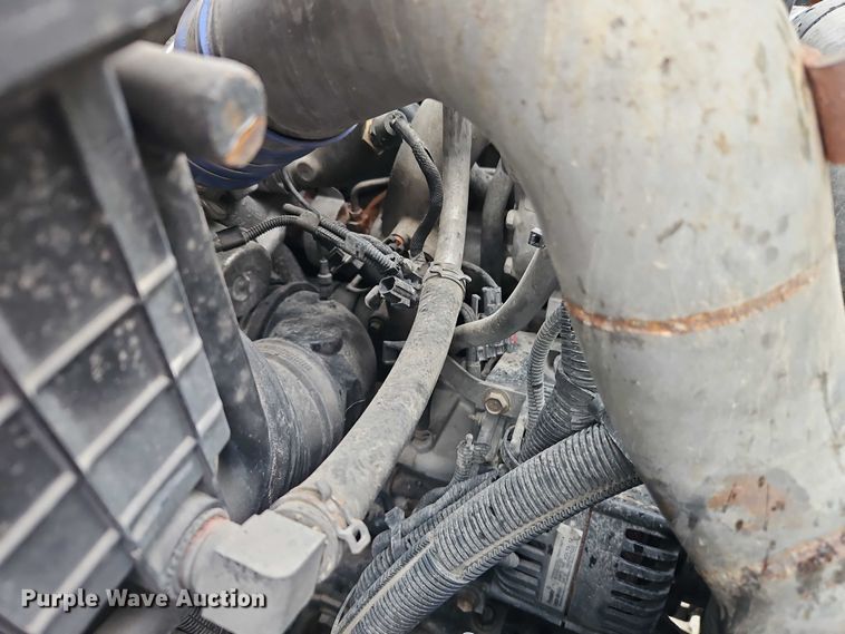 image for item EB8268 2015 International 4400 truck cab and chassis