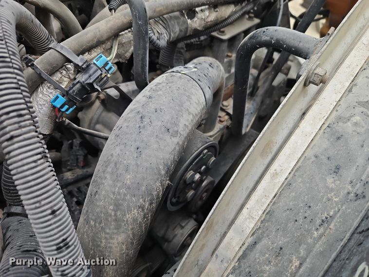 image for item EB8268 2015 International 4400 truck cab and chassis