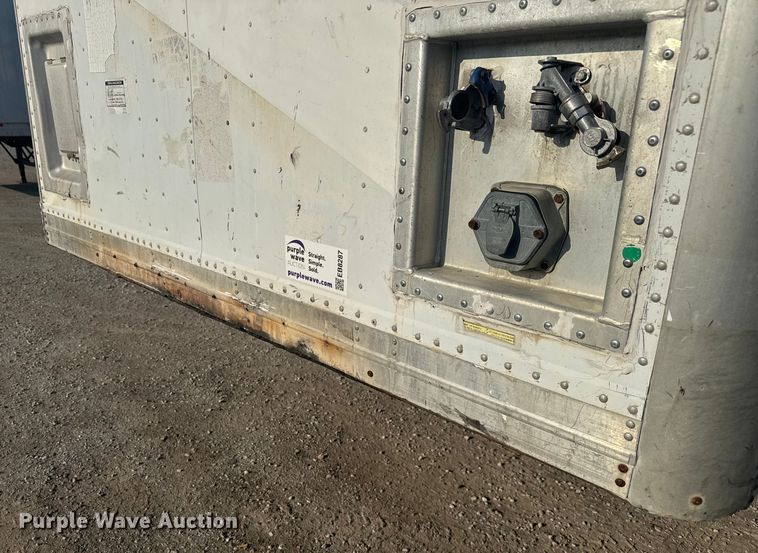 image for item EB8287 2002 Manac  dry van trailer