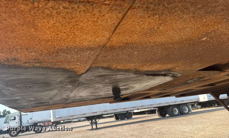 image for item EB8287 2002 Manac  dry van trailer