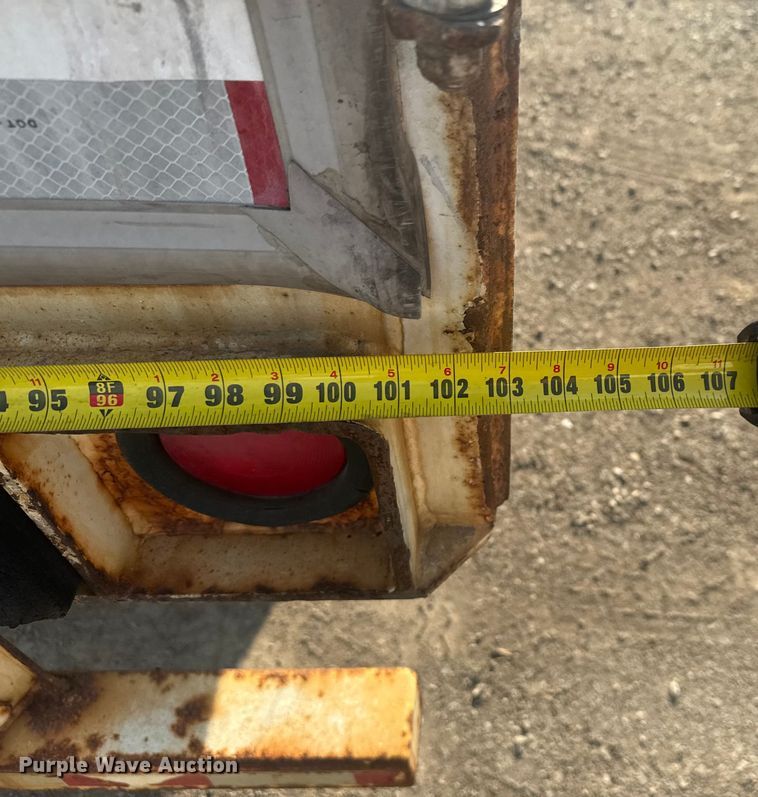 image for item EB8287 2002 Manac  dry van trailer