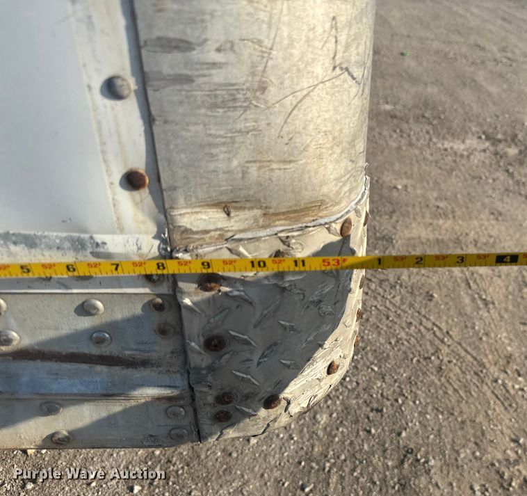 image for item EB8287 2002 Manac  dry van trailer