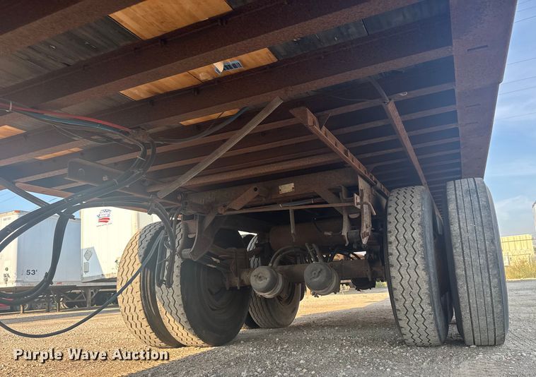 image for item EB8287 2002 Manac  dry van trailer