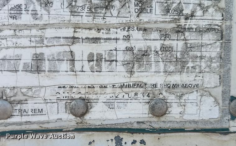 image for item EB8287 2002 Manac  dry van trailer