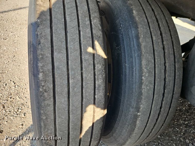 image for item EB8290 2012 Dorsey dry van trailer