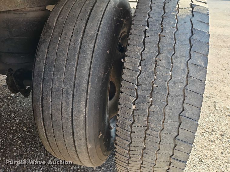 image for item EB8290 2012 Dorsey dry van trailer