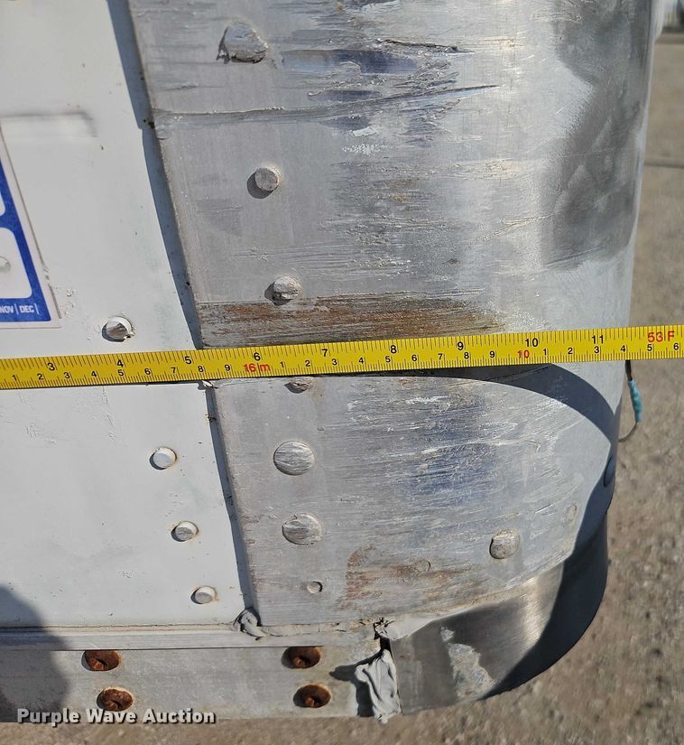 image for item EB8291 2002 Wabash dry van trailer