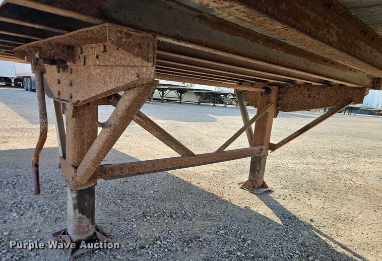 image for item EB8291 2002 Wabash dry van trailer