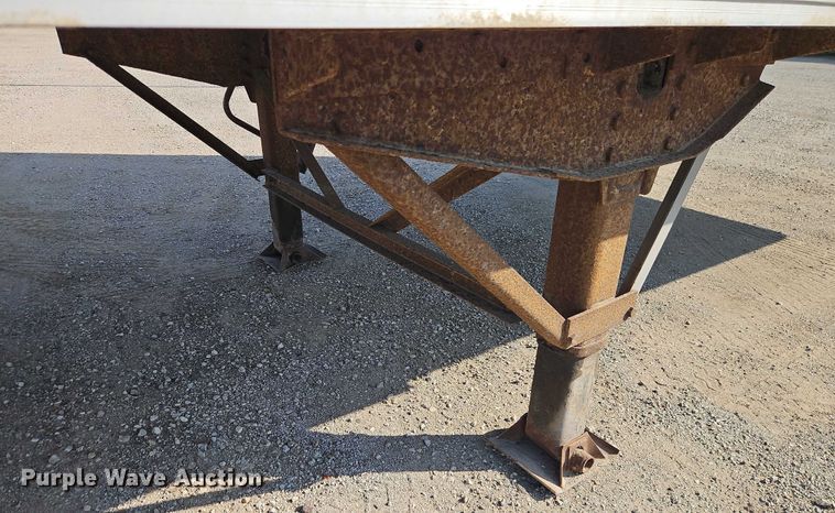 image for item EB8291 2002 Wabash dry van trailer