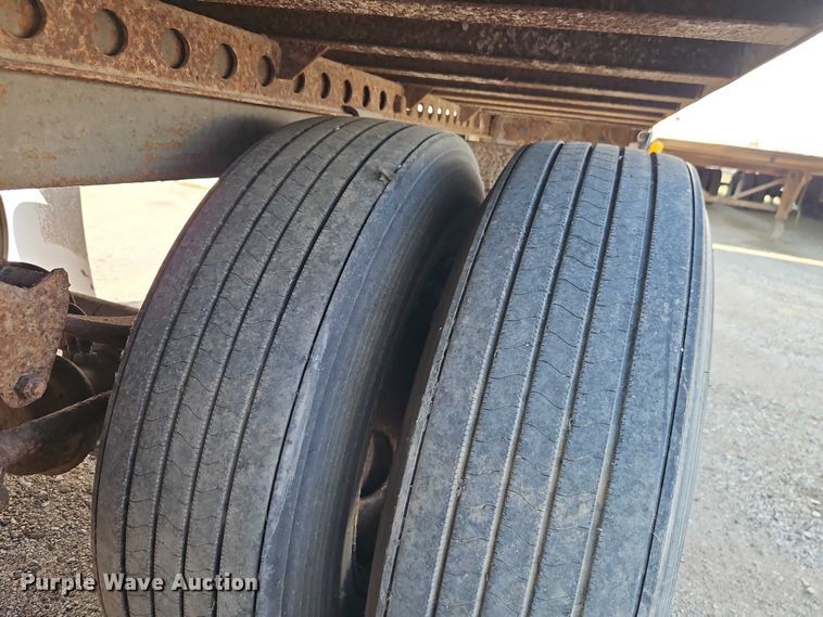 image for item EB8291 2002 Wabash dry van trailer