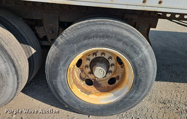 image for item EB8291 2002 Wabash dry van trailer