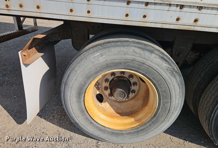 image for item EB8291 2002 Wabash dry van trailer