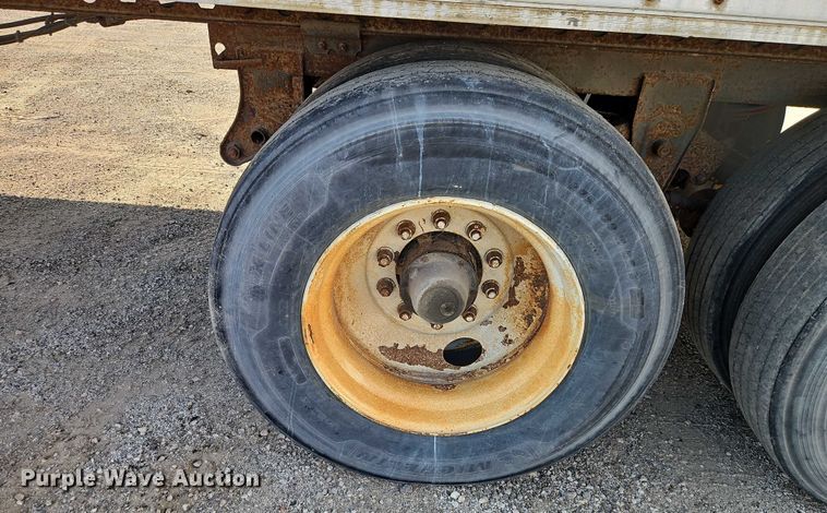 image for item EB8291 2002 Wabash dry van trailer
