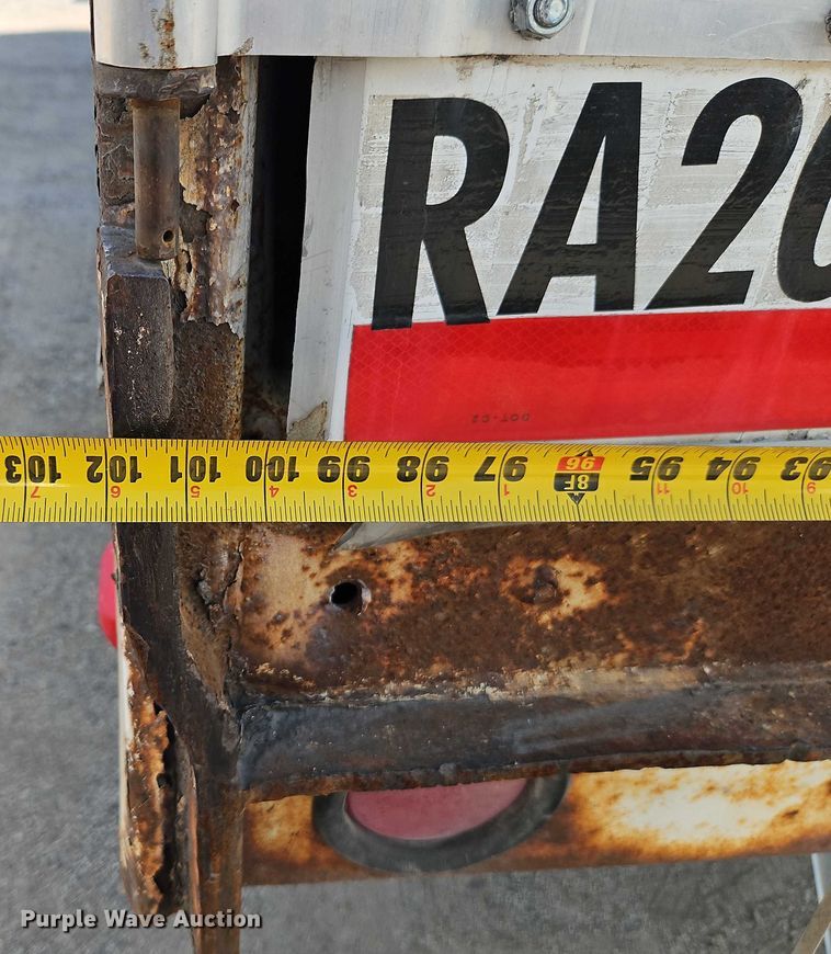 image for item EB8292 2003 Wabash dry van trailer