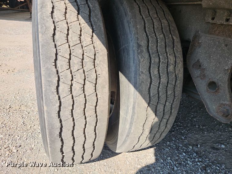 image for item EB8292 2003 Wabash dry van trailer