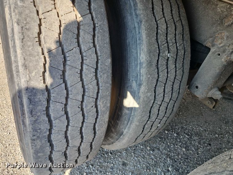 image for item EB8292 2003 Wabash dry van trailer